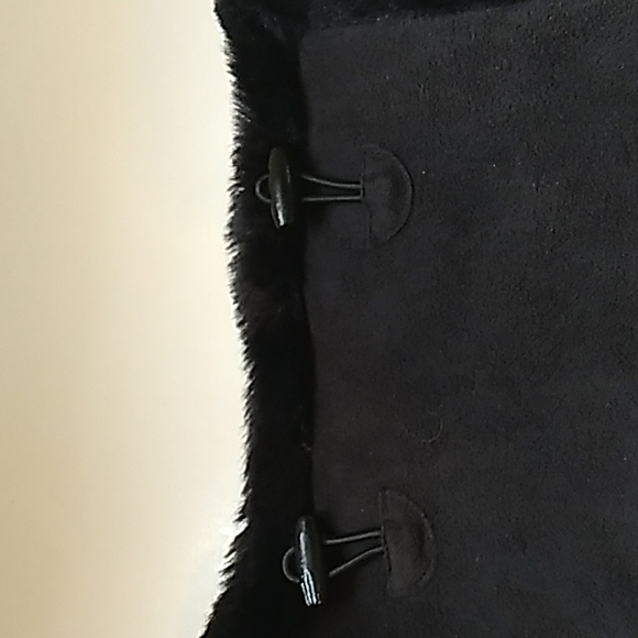 European black vegan suede and fur leg warmers - Picture 11 of 11